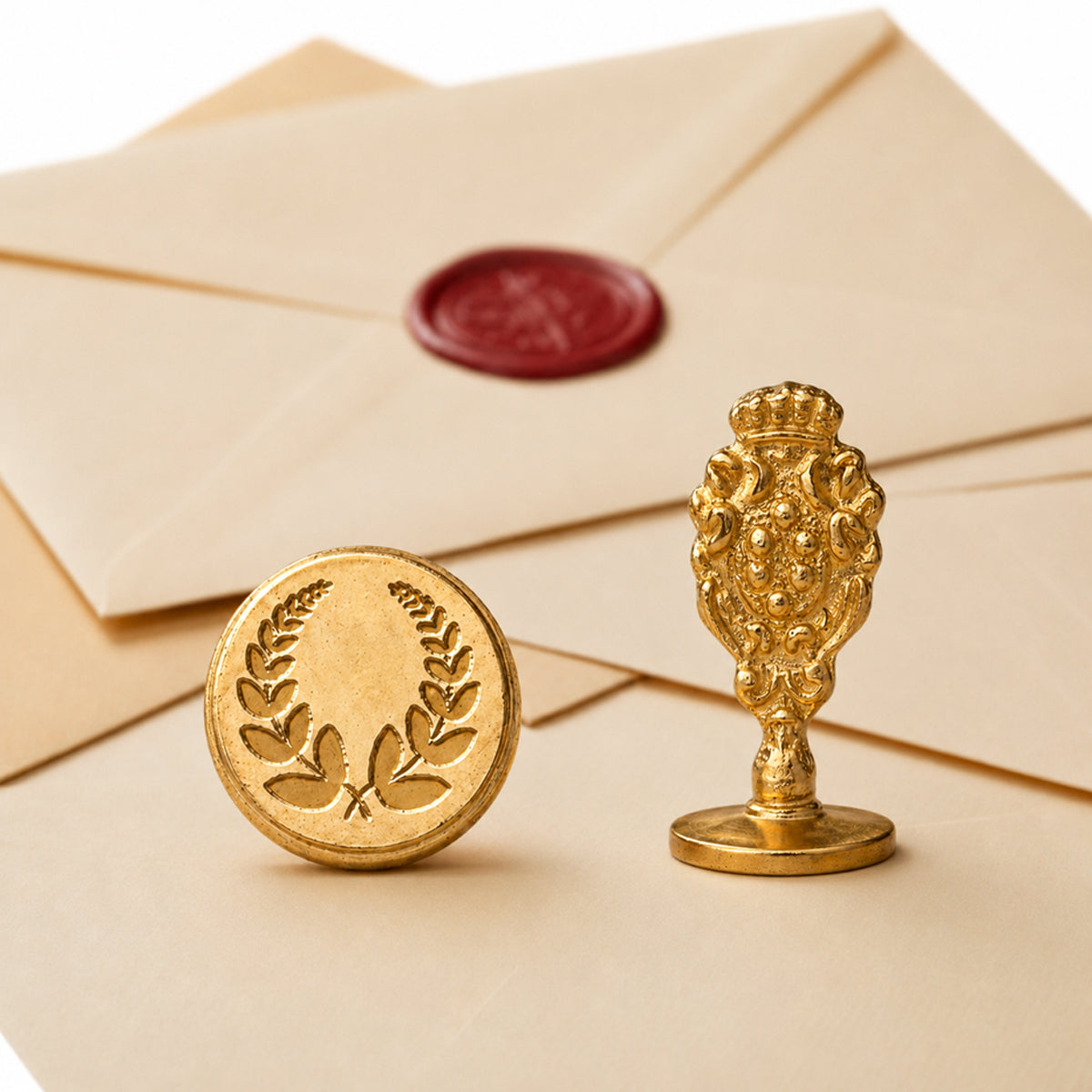 Laurel Wreath Wax Seal Stamp – Vintage-Style Round Florentine Brass Stamp with Attached Handle - Nostalgic Impressions